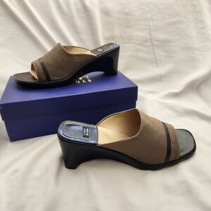 Stuart Weitzman Brown/Beige Mules Wedge Heel Open Toe 11M Never Worn Orig $275